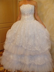 Продам свадебное платье Irina + Кринолин