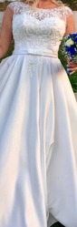Свадебное платье молочного цвета 